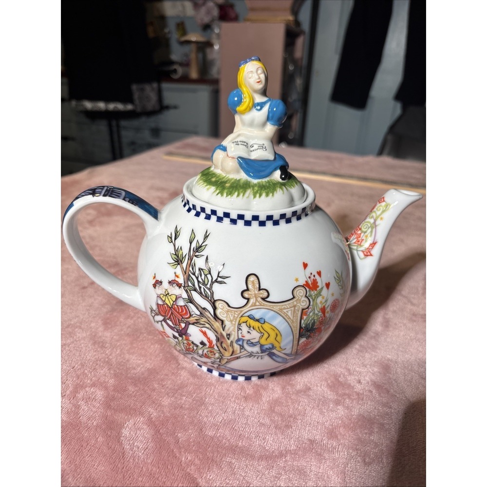Alice Through The Looking Glass Paul Cardew Original 2 Cup Porcelain Tea Pot